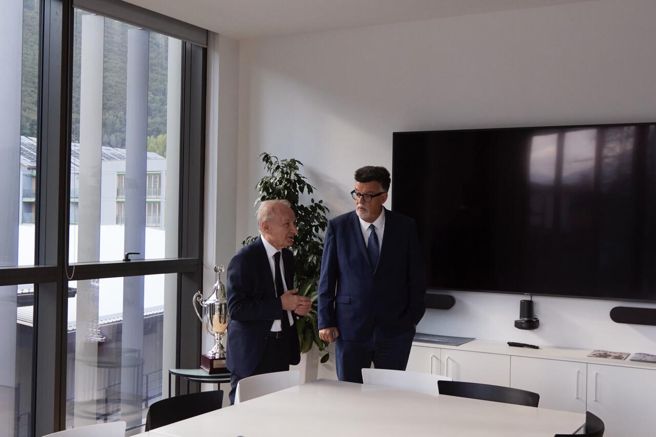 l273891082440-tml2270613714689-109921457365-1734792309561237