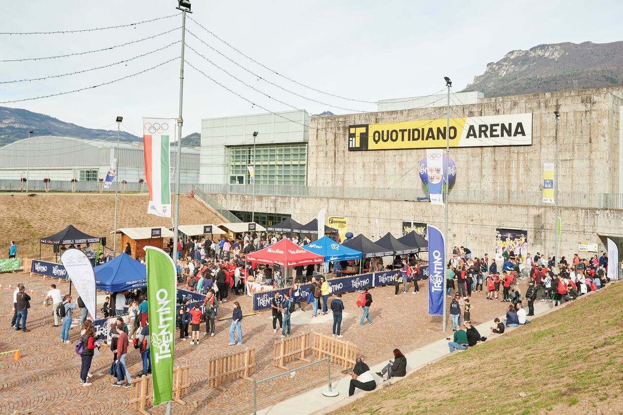 l273891082440-tml2270613714689-120122004693-1745488461907211