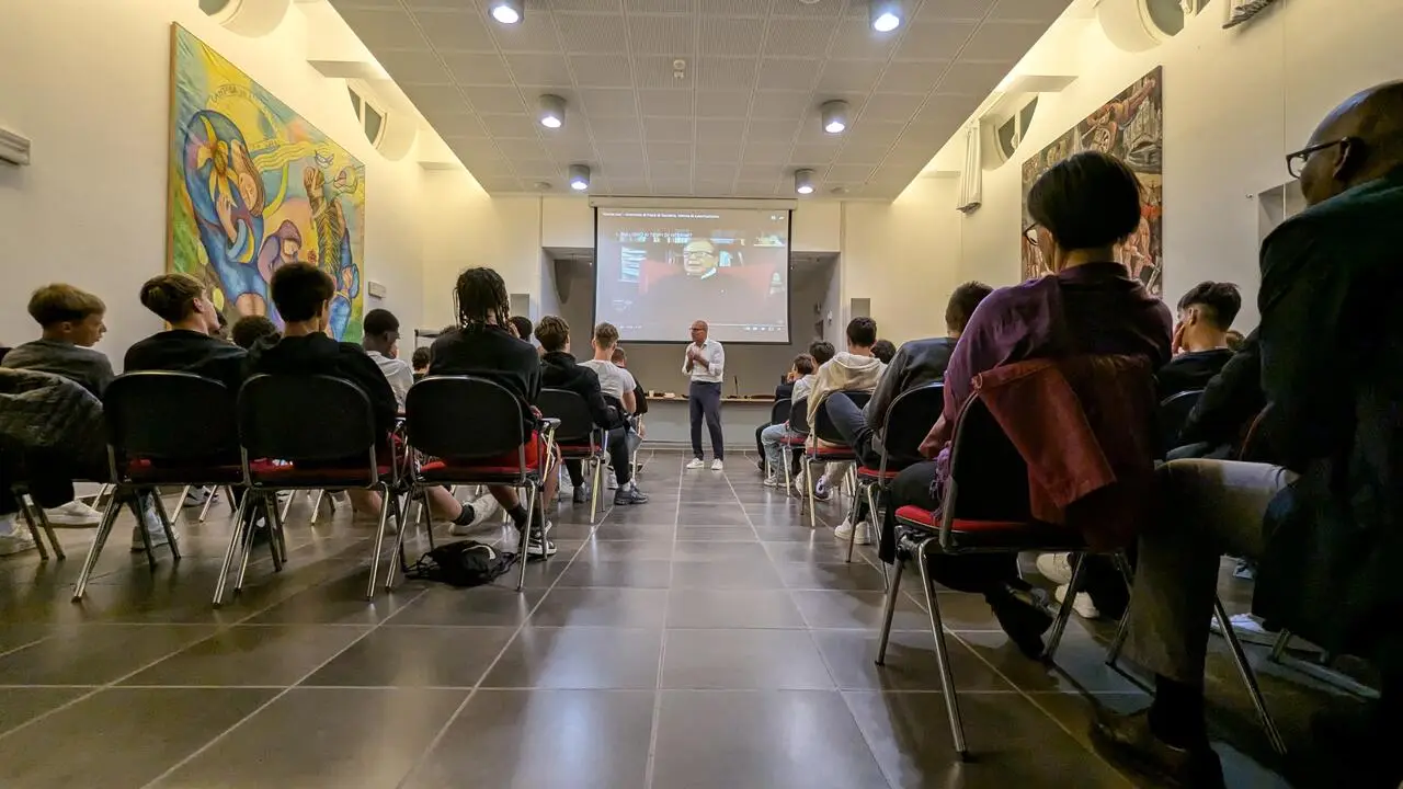 l273891082440-tml2270613714689-231254283477-1728309885546293