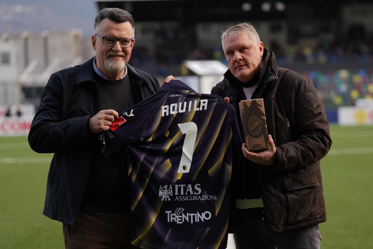 l273891082440-tml2270613714689-481436128469-1741595001907486