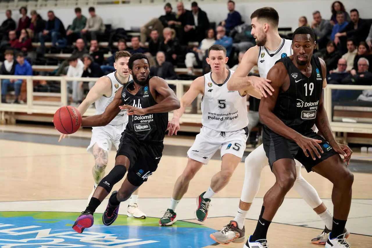 l0-tml2270613714689-353392415957-1705440473229364