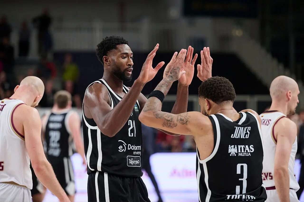 l273891082440-tml2270613714689-173037343957-1762293126772216