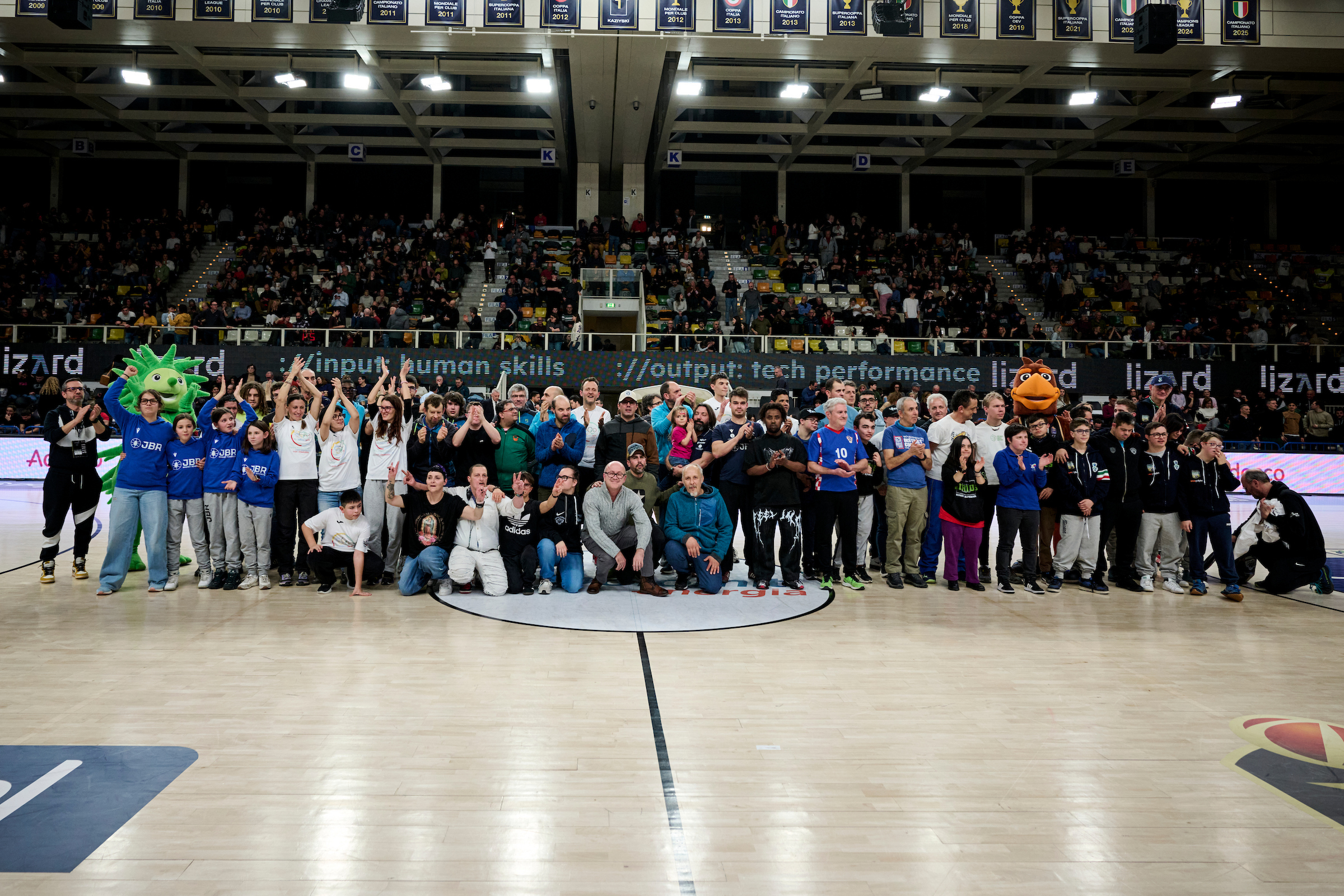 Dolomiti Energia Basketball Academy, Mini basket, lo scambio con le giovanili del sud tirol calcio