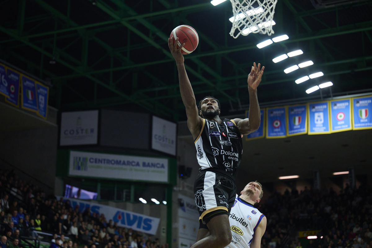Serie A, LBA, diciassettesima giornata, Nutribullet Treviso vs Dolomiti Energia Trentino