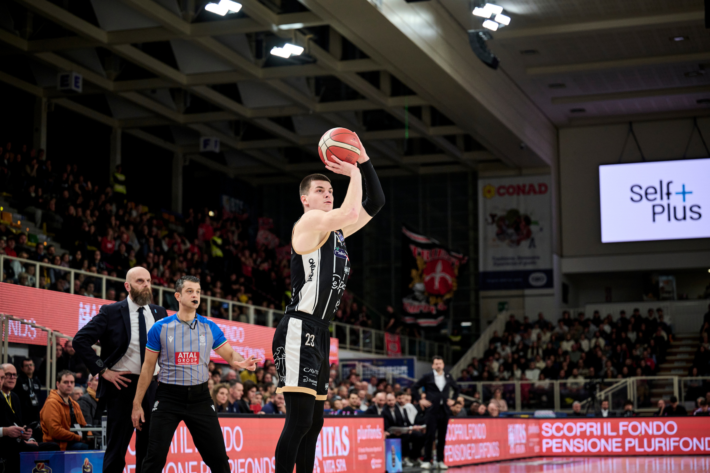 Serie A, LBA, quattordicesima giornata, Dolomiti Energia Trentino Vs Pallacanestro Trieste