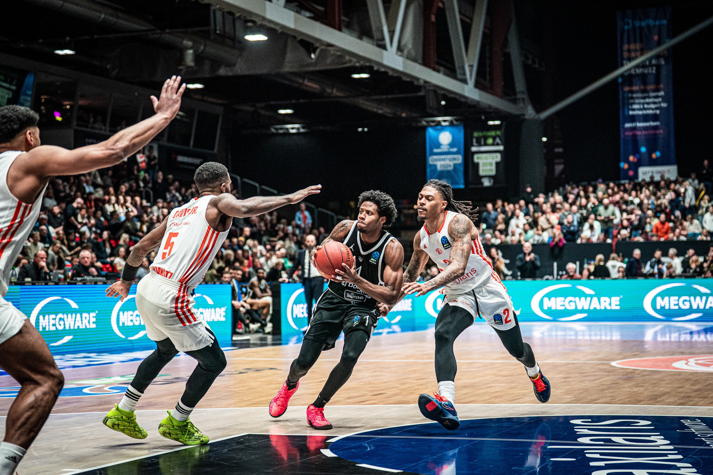 20260104-eurocup-niners-chemnitz-vs-dolomiti-energia-trento-08122