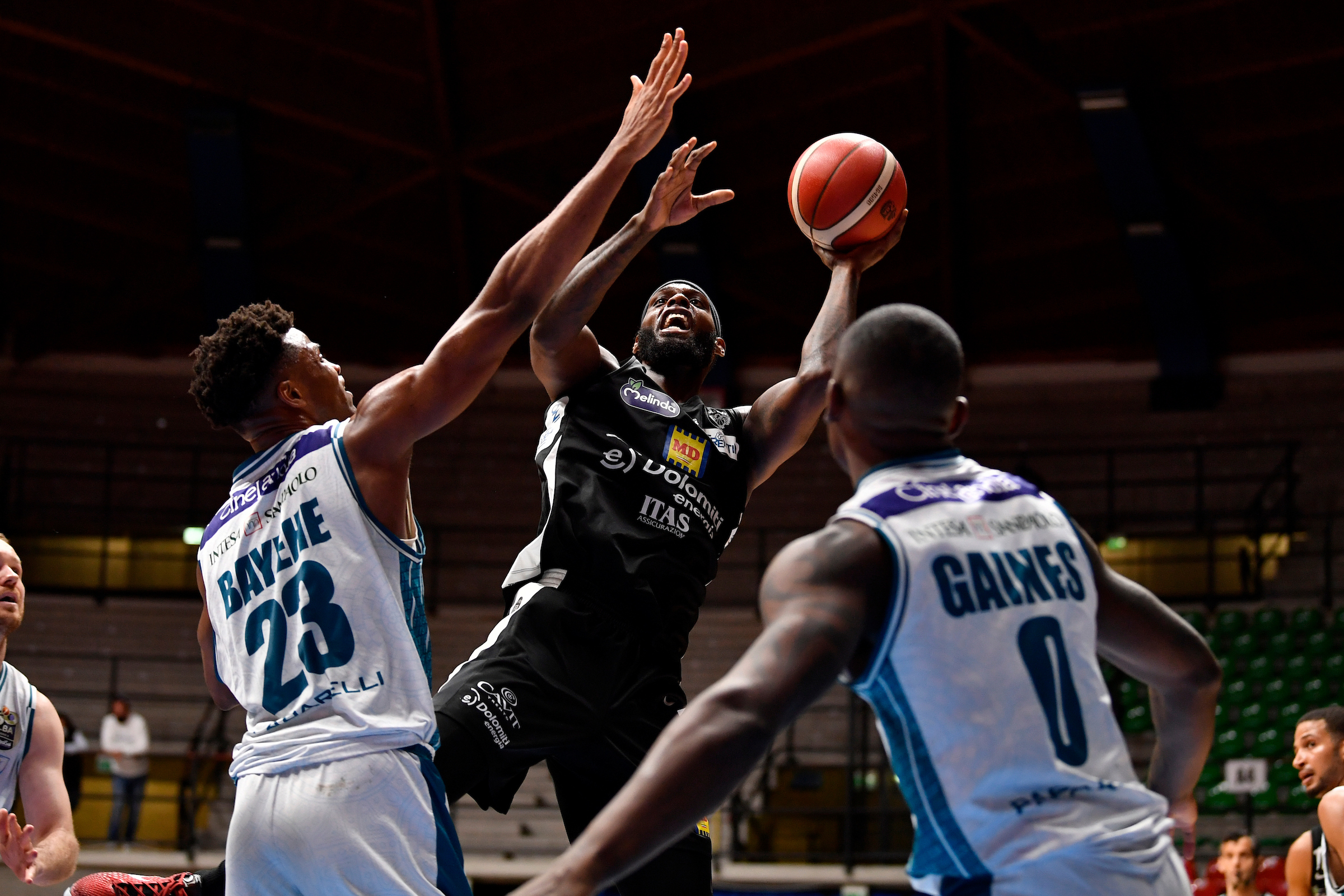 LBA Seria A, undicesima di ritorno, Acqua S.Bernardo Cantu - Dolomiti Energia Trentino