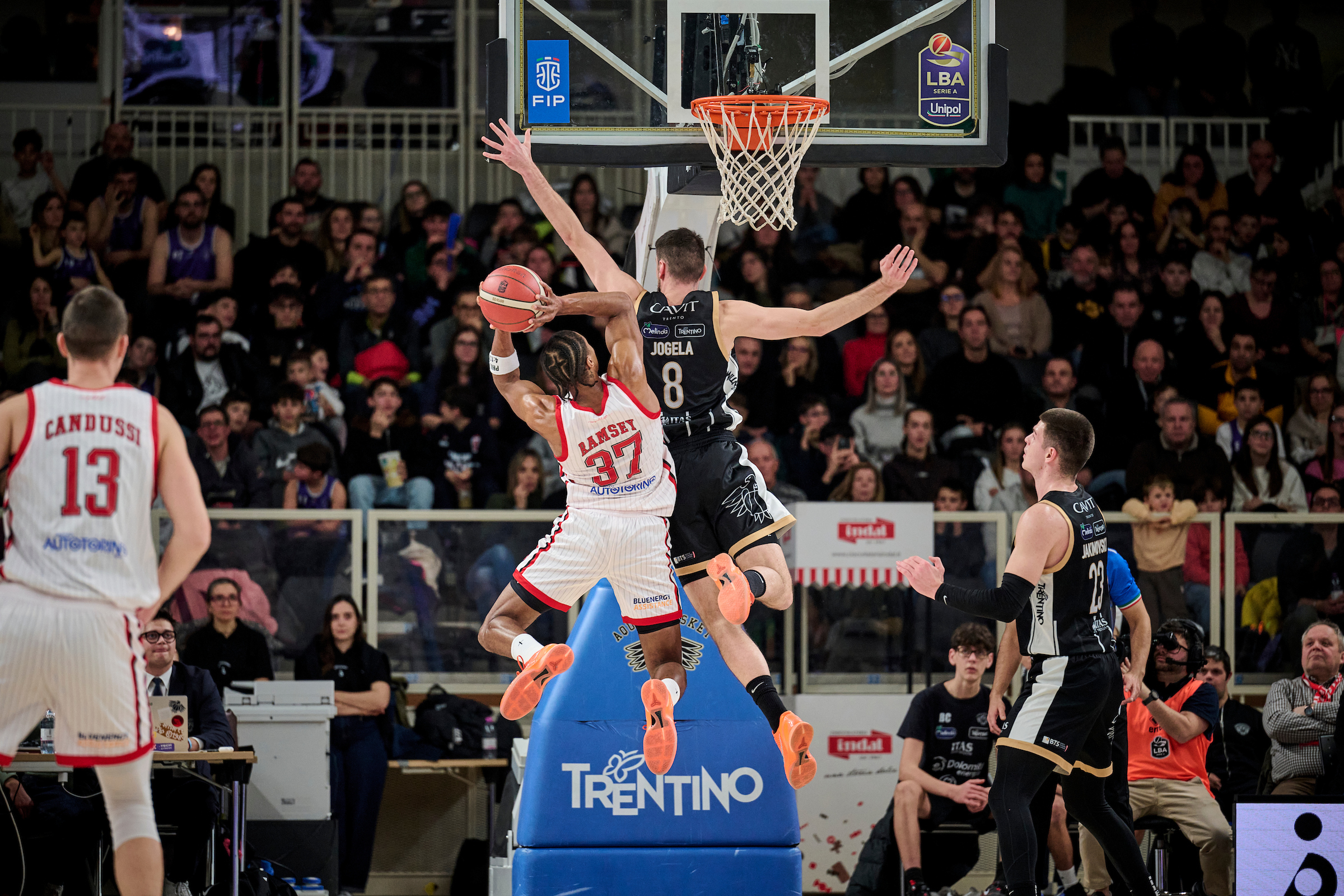 Serie A, LBA, quattordicesima giornata, Dolomiti Energia Trentino Vs Pallacanestro Trieste