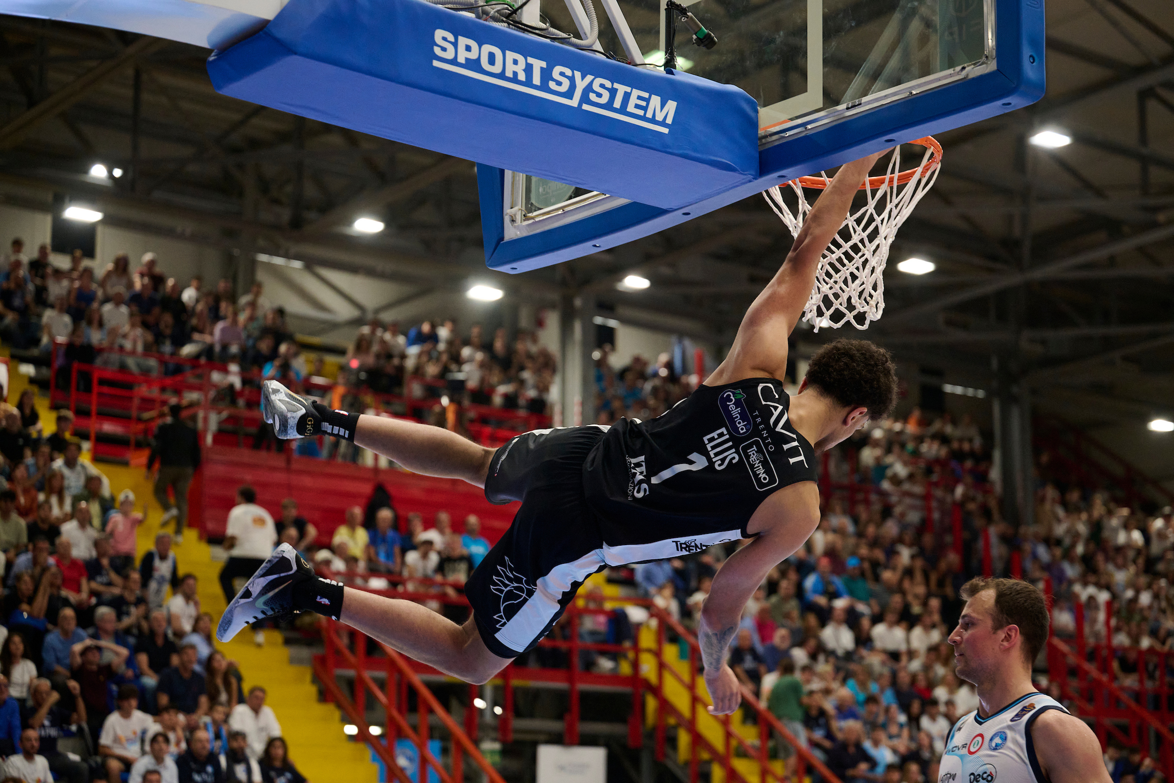 Serie A, LBA, trentesima giornata, Napoli Basket vs Dolomiti Energia Trentino