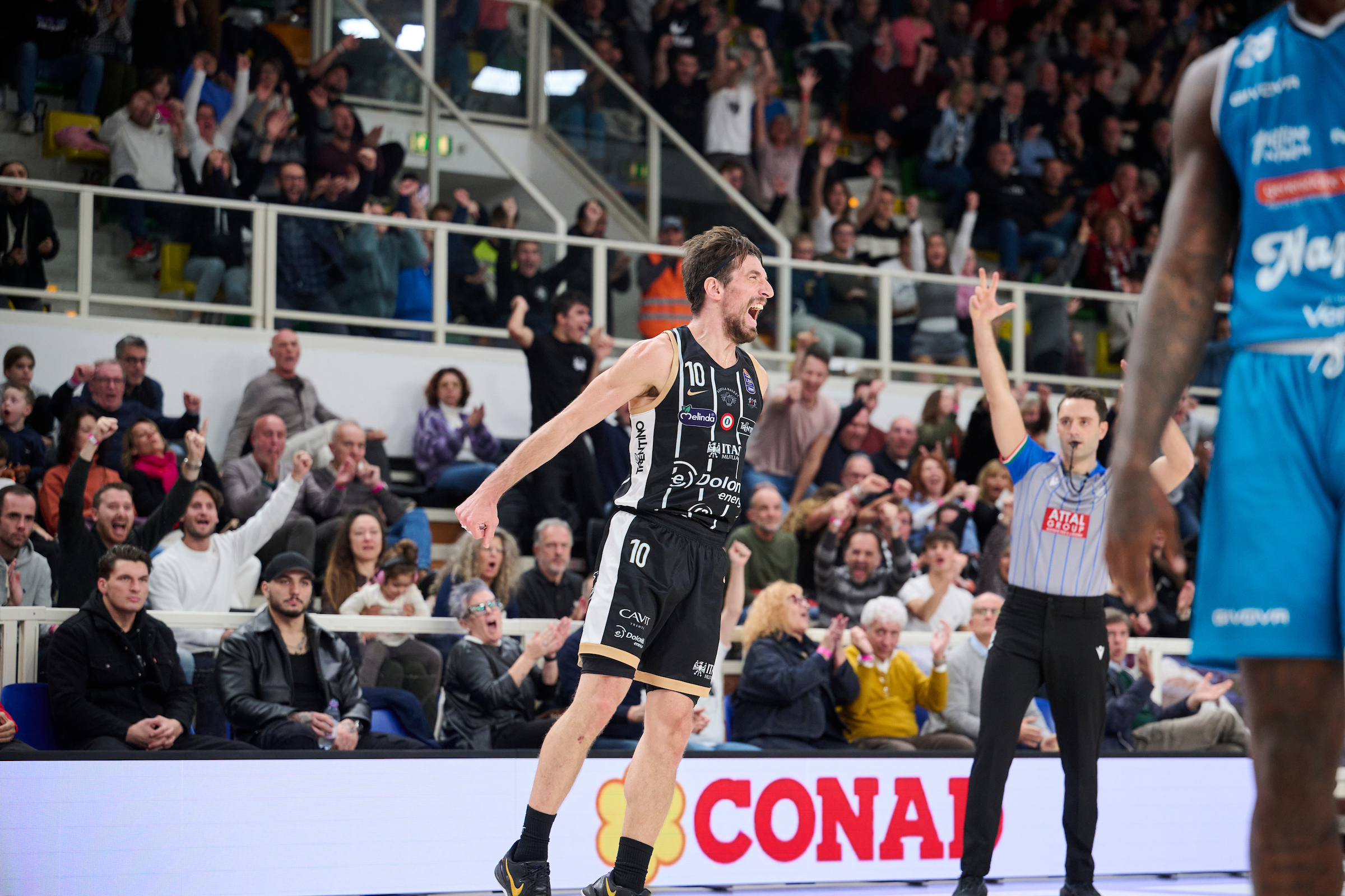Serie A, LBA, settima giornata, Dolomiti Energia Trentino Vs Napoli Basketball