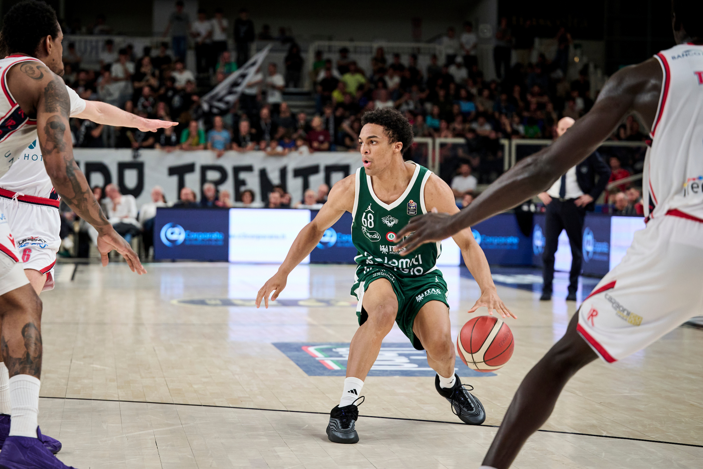 Serie A, LBA, ventisettesima giornata, Dolomiti Energia Trentino vs UNA Hotels Reggio Emilia