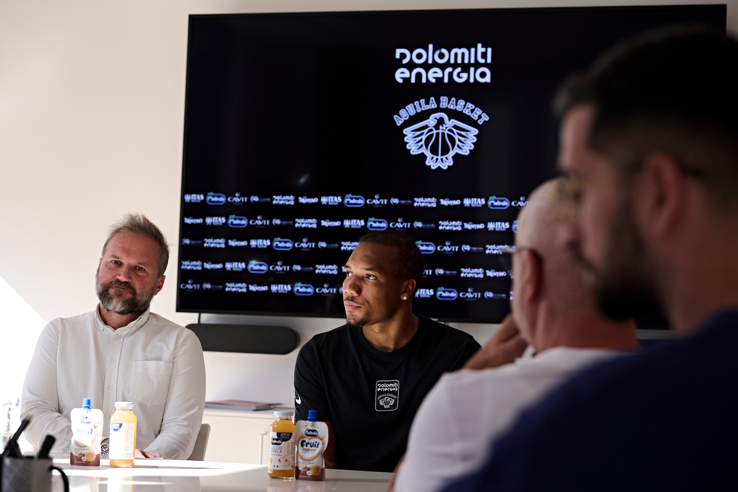 Presentazione ufficiale, Darius Brown II, con il Rudy Gaddo, presso l’itas forum