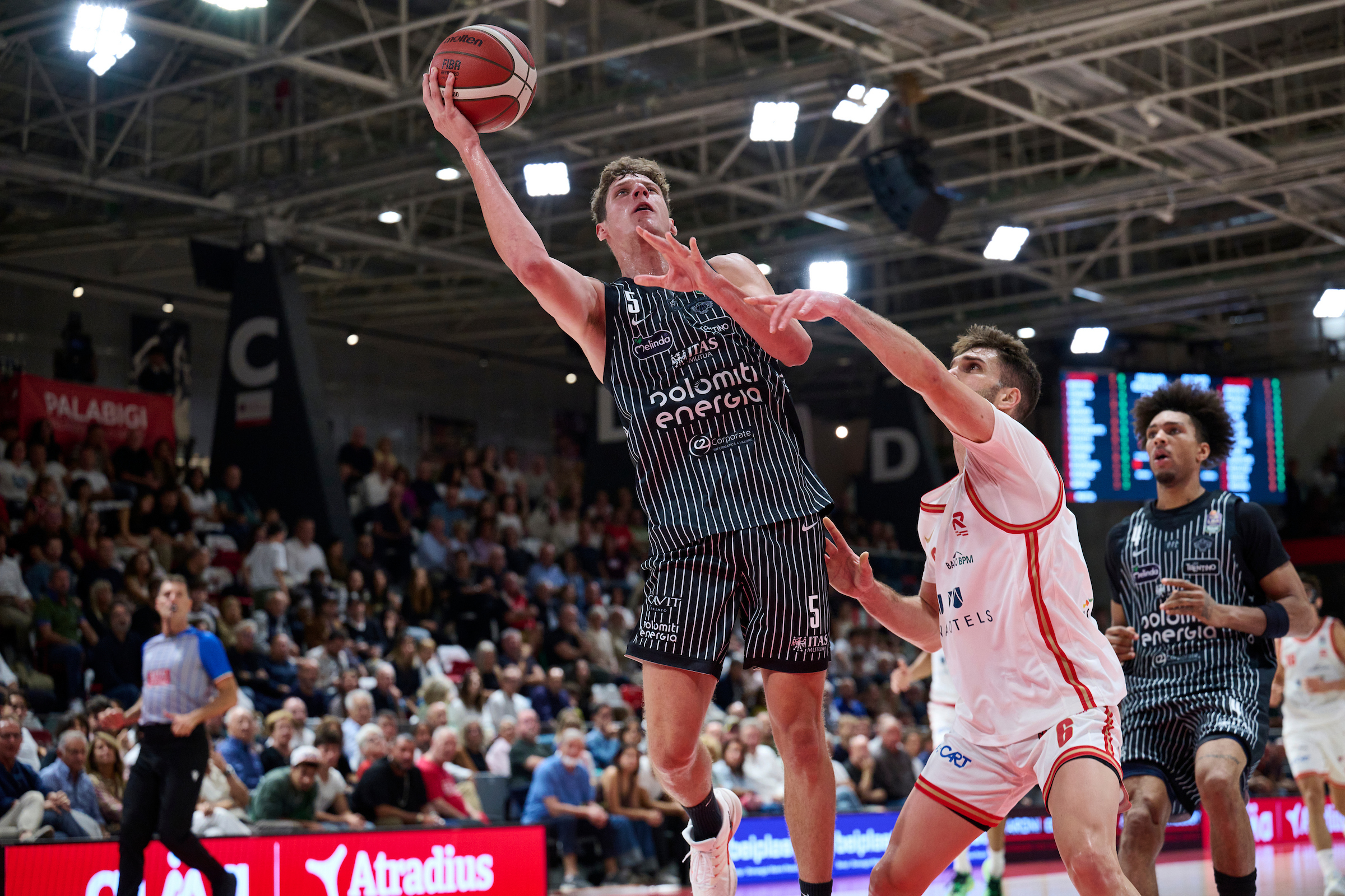LBA Sisal, Serie A, Prima giornata, Una Hotels Reggio Emilia VS Dolomiti Energia Trentino